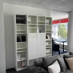 Wandabwicklung Modell Studimo Lack Schneeweiß M03 Beleuchtet mit Bar