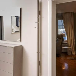 Wandgarderobe Tube Akzente Leder Taupe 07 Braun Gestell Edelstahl Poliert