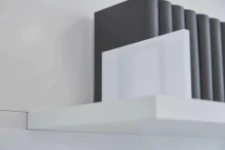 WK 409 Artena Hochglanz Schwarz Hartweiß mit Beleuchtung