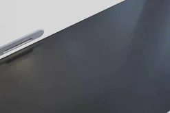 WK 409 Artena Hochglanz Schwarz Hartweiß mit Beleuchtung