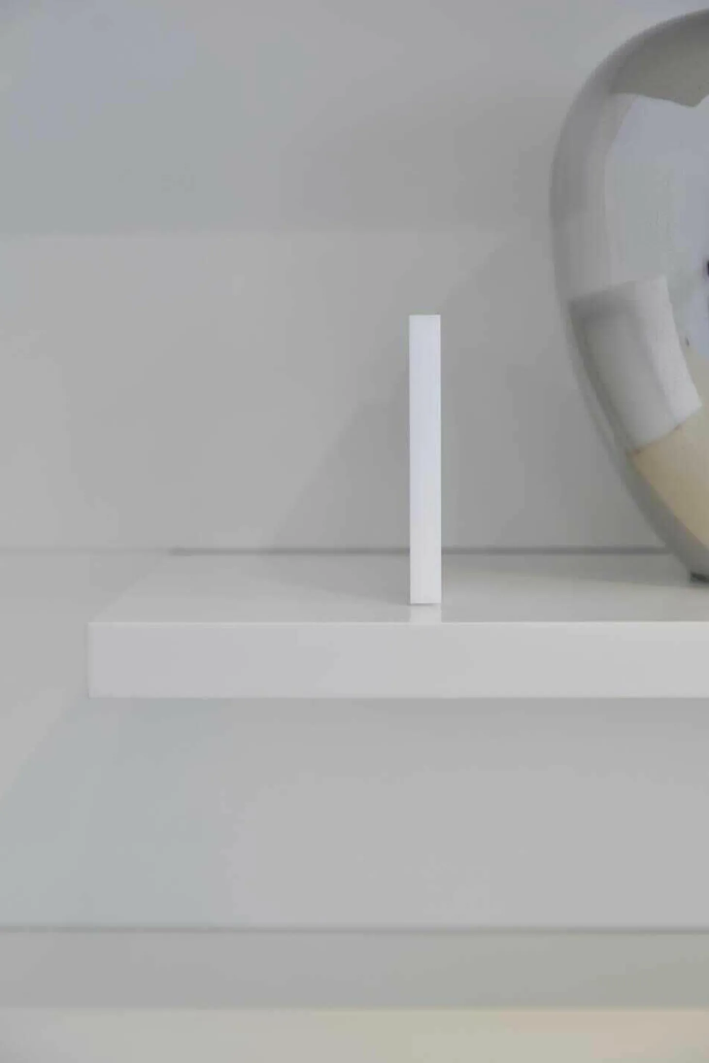 WK 409 Artena Hochglanz Schwarz Hartweiß mit Beleuchtung