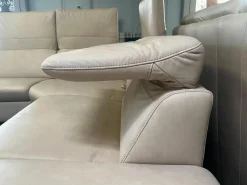 Wohnlandschaft Amalfi Leder Evita Ecru Beige Grau Füße Metallkufe Schwarz Lackiert Mit Elektrische Relaxverstellung