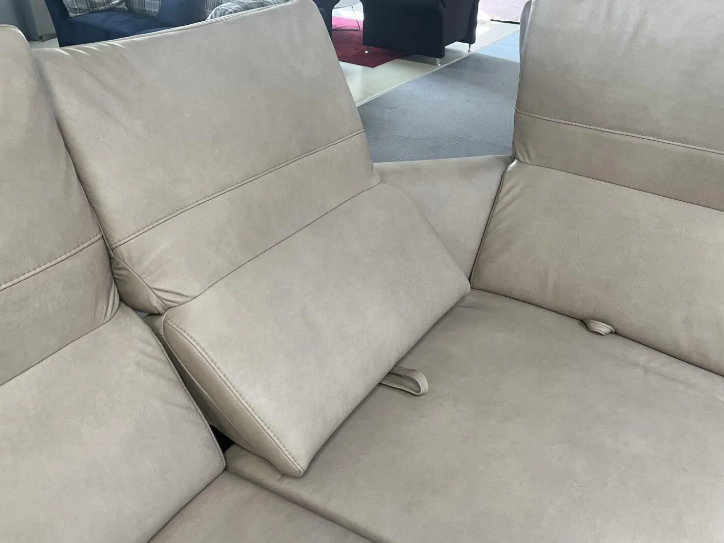 Wohnlandschaft Amalfi Leder Evita Ecru Beige Grau Füße Metallkufe Schwarz Lackiert Mit Elektrische Relaxverstellung