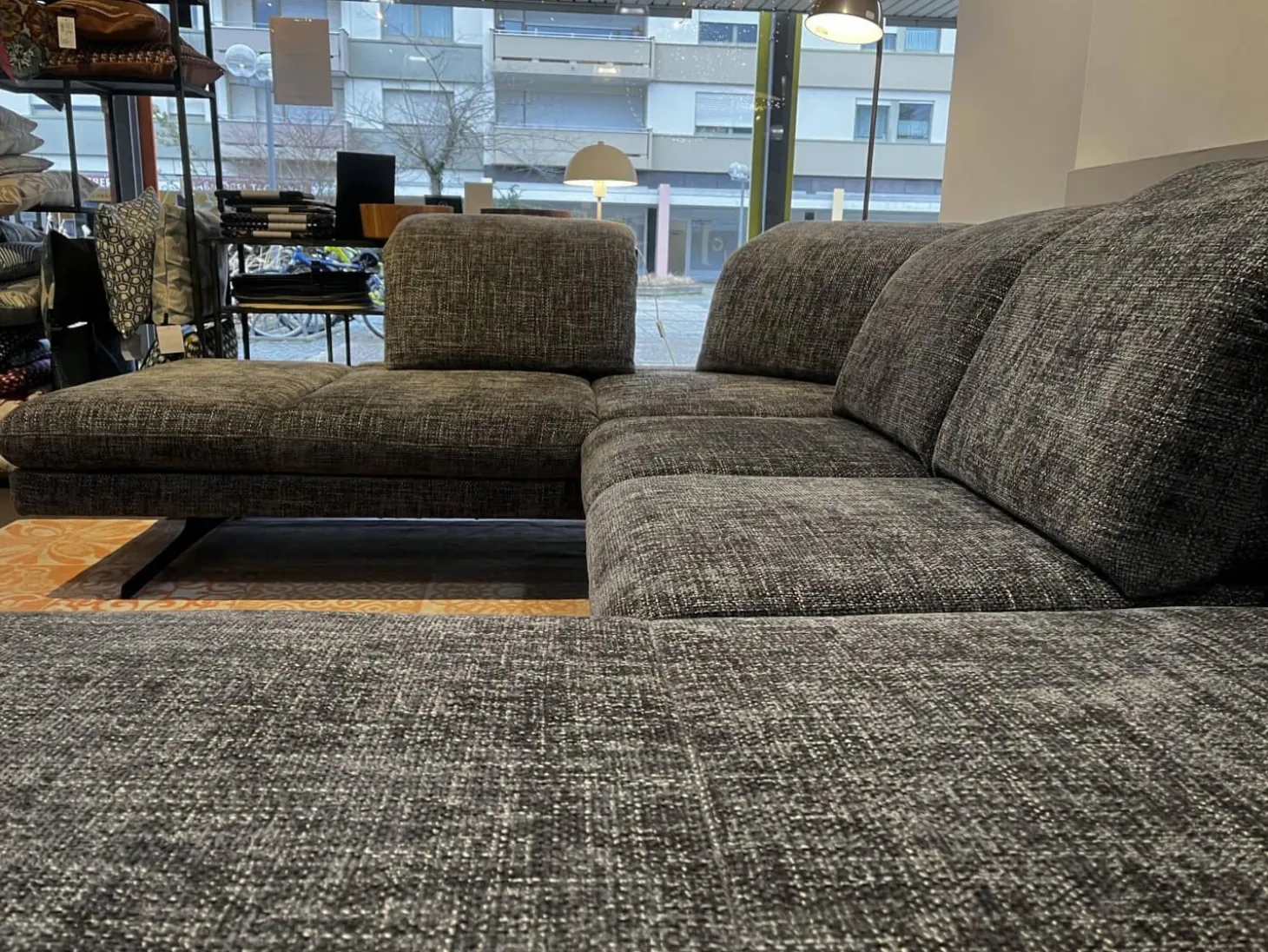 Wohnlandschaft Bailey Stoff Renegade 168 Plumb Grau Metallfüße Schwarz