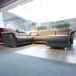 Wohnlandschaft E40 Leder Paloma Khaki Grau Grün Füße Metall Inklusive Nacken Und Lendenkissen Set