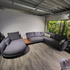 Wohnlandschaft Kumo Stoff 17 705 Stahlblau Grau Fuß Aluminium Glatt RAL 9017 Verkehrsschwarz Mit Ablage Nussbaum Und Kissen