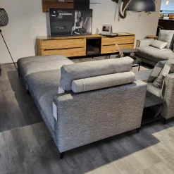 Wohnlandschaft Nuvola Textilgewebe Schwarz Weiß Gemischt Fuß Aluminium Verkehrsschwarz RAL 9017 Lackiert Mit Kissen