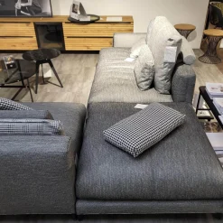 Wohnlandschaft Nuvola Textilgewebe Schwarz Weiß Gemischt Fuß Aluminium Verkehrsschwarz RAL 9017 Lackiert Mit Kissen