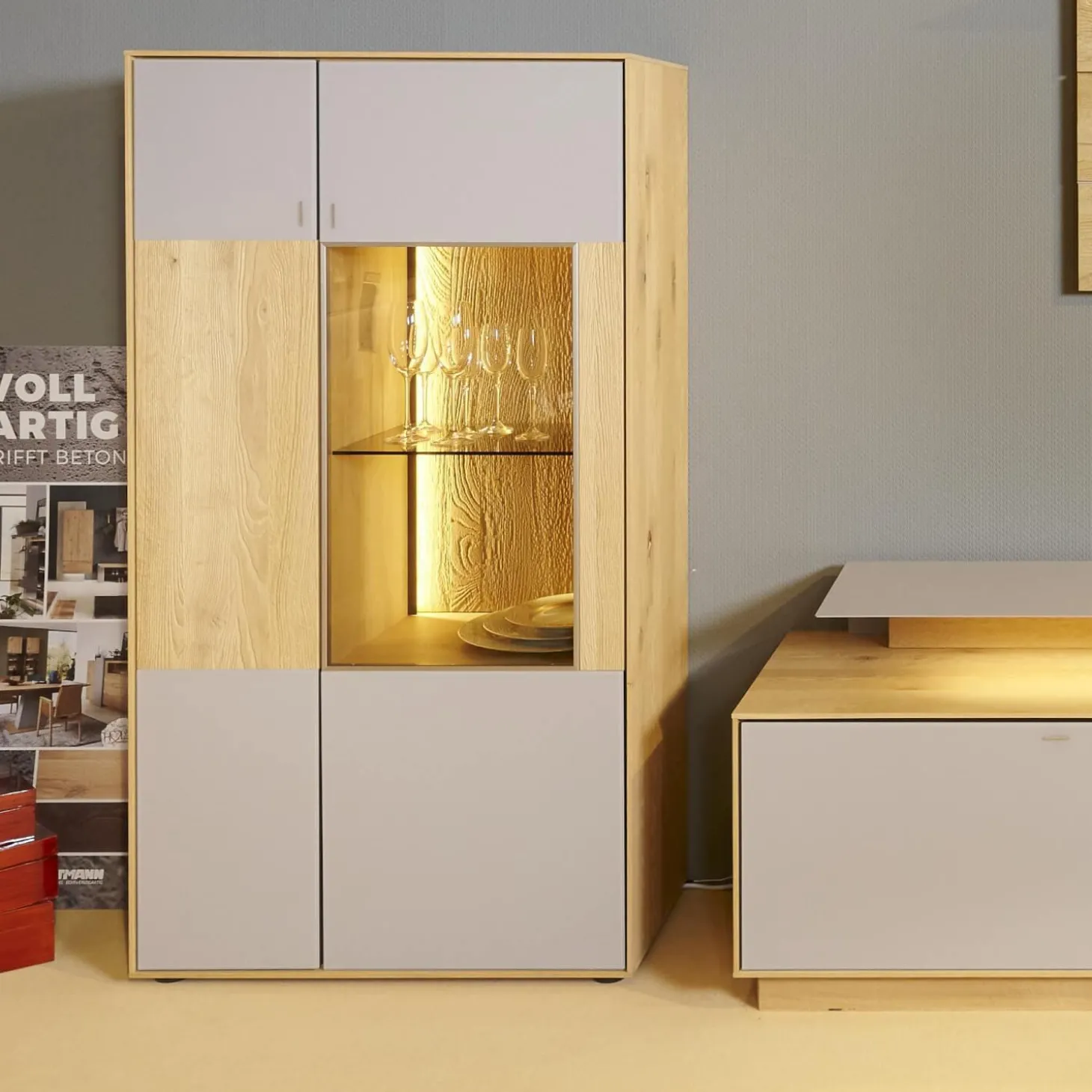 Wohnwand 2001 Kerneiche Natur Gebürstet Absetzungen Mattglas Naturgrau Mit Beleuchtung