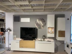 Wohnwand 2102 Mattlack Kristallweiß Absetzung Asteiche Hell Furniert Inklusive Beleuchtung Mit Fernbedienung