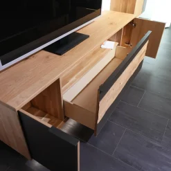 Wohnwand 2009 1S Wildeiche Massiv Soft Gebürstet Mattglas Cubanit / Magnolie / Schlamm