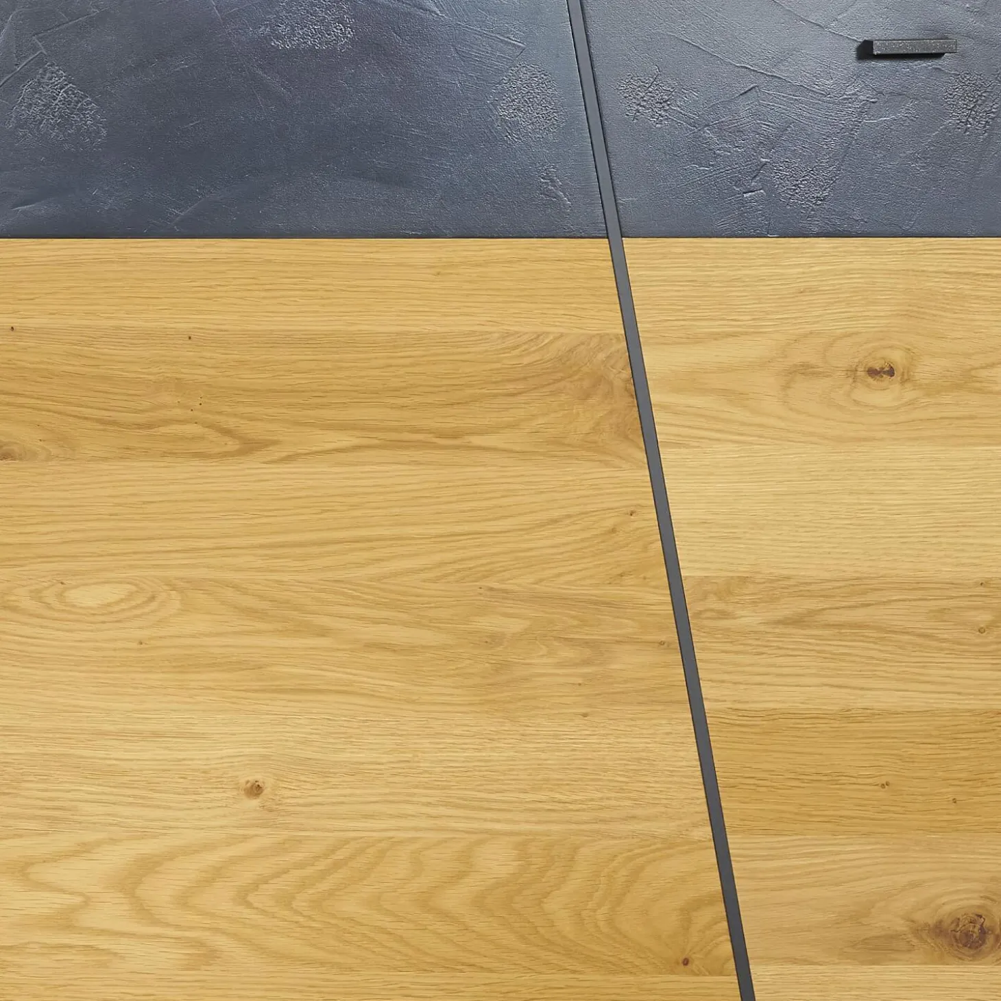 Wohnwand 2021 Vollholz Wildeiche Furniert Mattlack Beton Grau Griffe Und Füße Metall Effektlack Matt Grey Grau Glas Parasolglas Braun Mit Beleuchtung