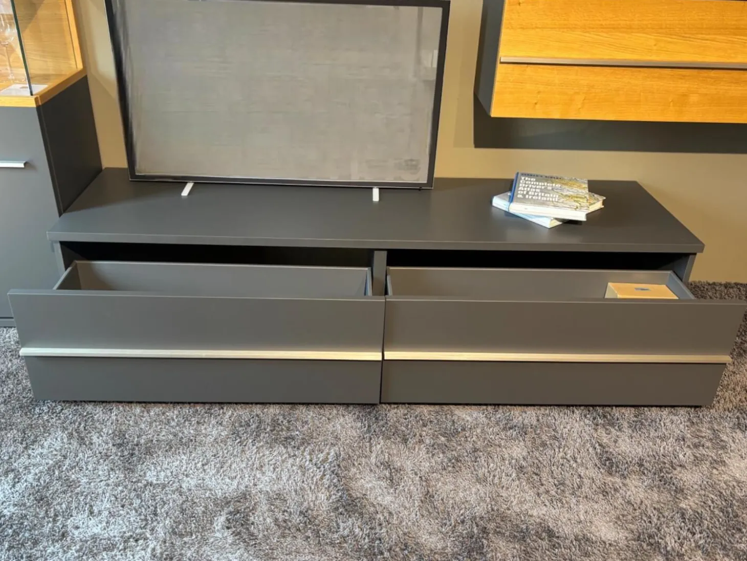 Wohnwand Aterno Front Und Korpus Schiefergrau Grau Absetzung Eiche Struktur Inklusive LED Beleuchtung