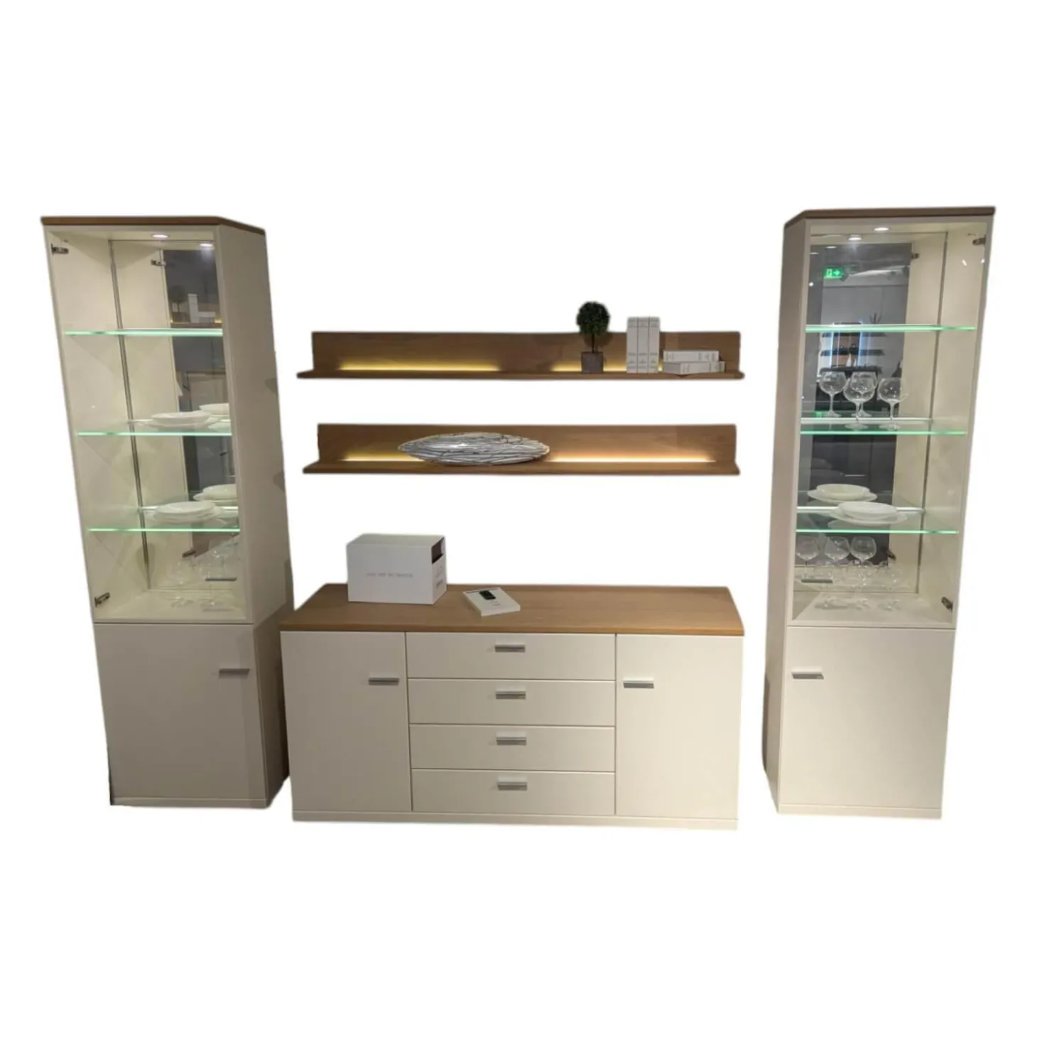 Wohnwand Cremona Lack Crema Matt Weiß Creme Absetzung Eiche Sand Mit LED Beleuchtung Und Spiegelglasrückwand