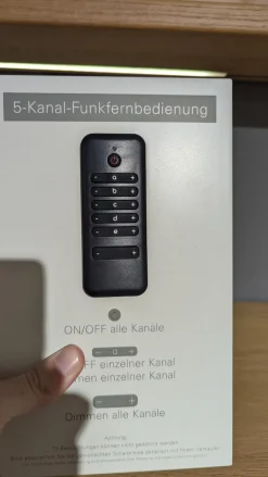 Wohnwand Cremona Lack Crema Cremeweiß Holzakzente In Eiche Sand Mit LED Beleuchtung Und Spiegelrückwand