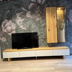 Wohnwand Cubus Eiche Naturöl Farbglas Hellgrau Matt mit Vitrinenbeleuchtung