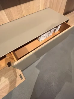 Wohnwand Cubus Pure 32 Eiche Weiß Geölt Farbglas In Naturweiß Kiesel Grau Und Graphitgrau Mit Beleuchtung Und TV-Halteplatte