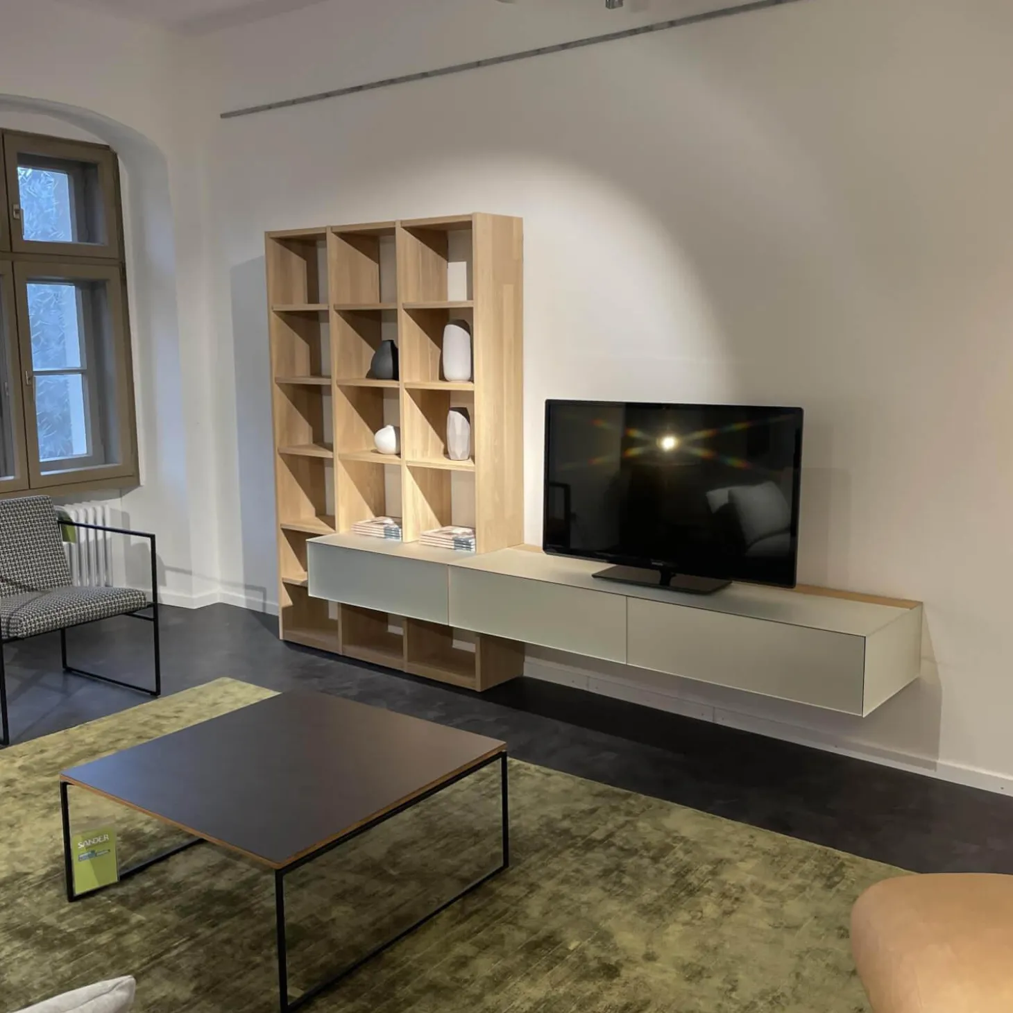 Wohnwand Cubus Pure Volholz Eiche Weiß Geölt Glas Pearl Matt Mit Touchbeschlag