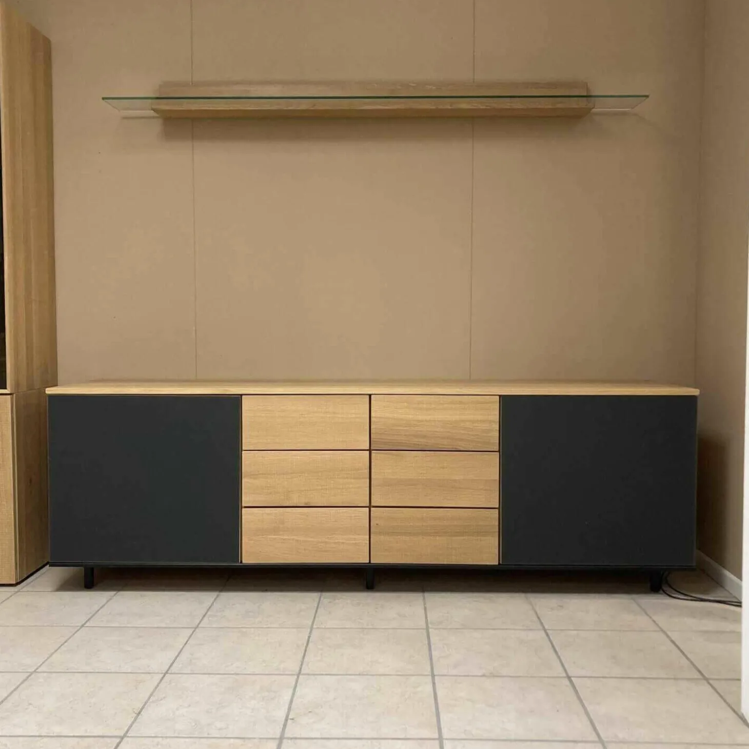 Wohnwand Elements B200 Eiche Massiv mit Beleuchtung