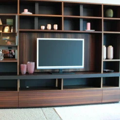 Wohnwand Eukalyptus Lack Mokka Mit Schiebetür Aus Stopsol-Glas Mit Licht