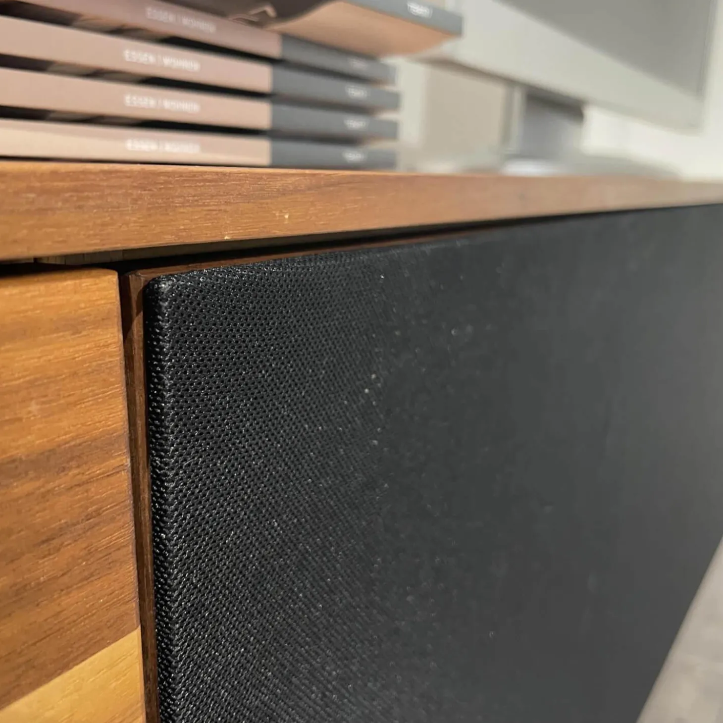 Wohnwand Filigno Nussbaum Natur Geölt Inklusive Technikelement Mit Kabelhohlraum