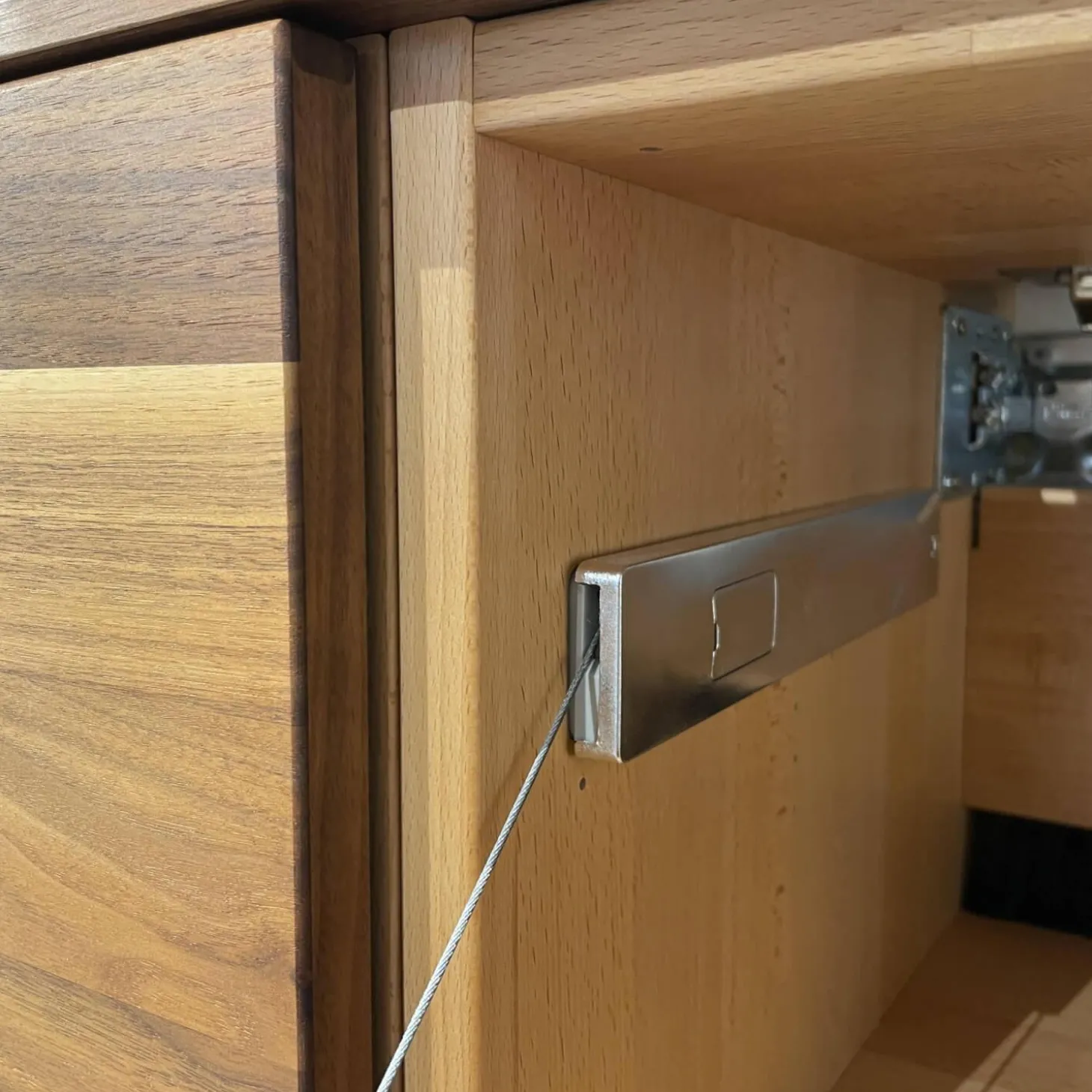 Wohnwand Filigno Nussbaum Natur Geölt Inklusive Technikelement Mit Kabelhohlraum