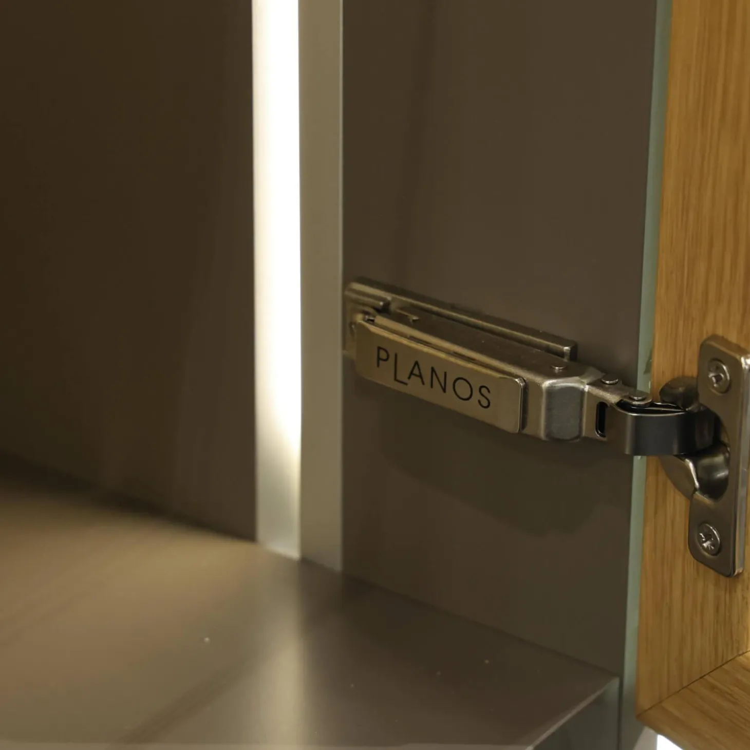 Wohnwand Flair Rahmenfarbe Eiche Sand Lack Terra Grau Griff T8 Edelstahlfarbig Mit LED Beleuchtung