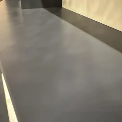 Wohnwand Flat C 9907 E Anthrazit Satiniert Rückwand 3748 Rauchgrau Abdeckplatte 0128 Glas Schwarz