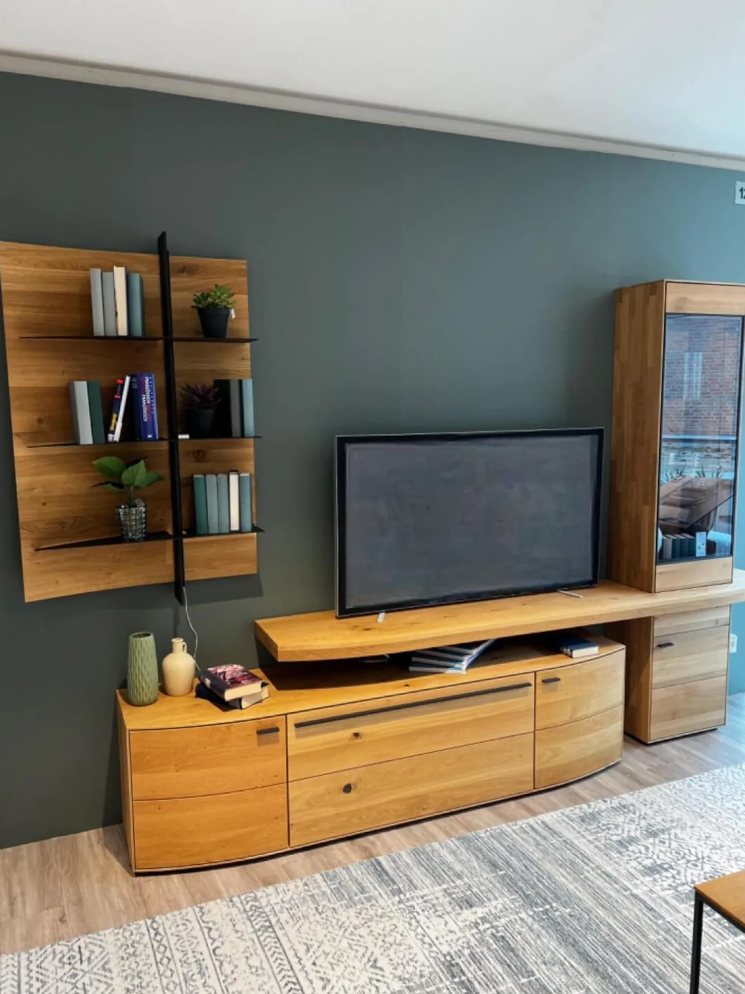 Wohnwand Giulia Front Und Korpus Wildeiche Massiv Soft Gebürstet Vitrine Glas Optiwhite