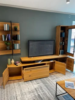 Wohnwand Giulia Front Und Korpus Wildeiche Massiv Soft Gebürstet Vitrine Glas Optiwhite