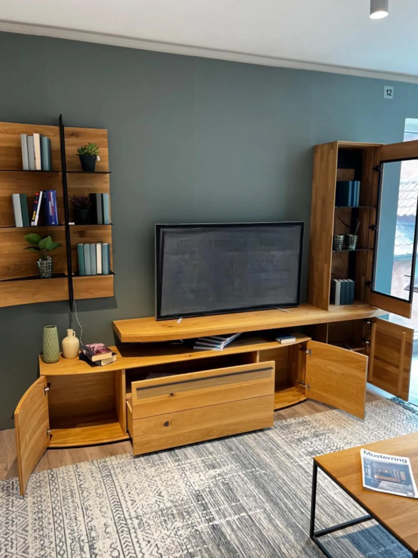 Wohnwand Giulia Front Und Korpus Wildeiche Massiv Soft Gebürstet Vitrine Glas Optiwhite