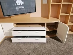 Wohnwand Kira Front Lack Crema Creme Korpus Eiche Sand Griff Chrom Inklusive Beleuchtung