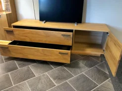 Wohnwand Kitzalm Solid Plus K050 Kernasteiche Natur Furniert Gebürstet Akzentglas Schiefer Grau Inklusive Beleuchtung