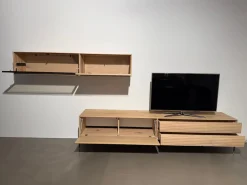 Wohnwand Lina Asteiche Gebürstet Weiß Geölt Akzente Glas Bronze Matt Metallgestell Schwarz Inklusive LED Beleuchtung