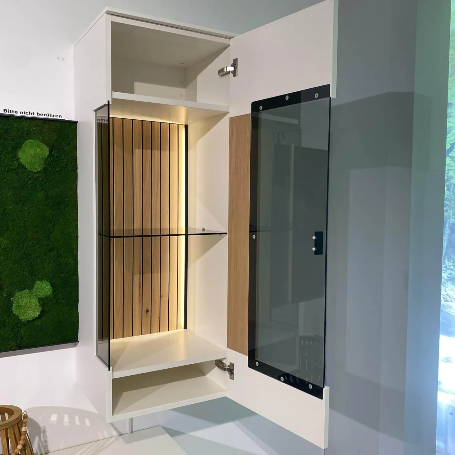 Wohnwand Linera Seidenmatt Weiß Wildeiche Natur Moos