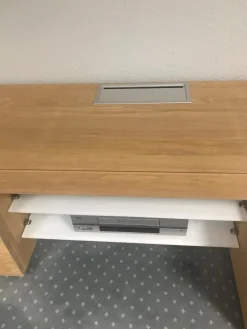 Wohnwand Modell Laguna Ausführung Eiche Bianco Massiv Weiß mit Zubehör und Beleuchtung