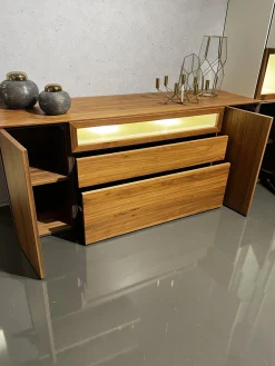 Wohnwand Neo Kernnussbaum Und Lack Reinweiss Mit Hinterlackiertem Glas Inklusive Beleuchtung