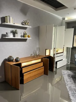 Wohnwand Neo Kernnussbaum Und Lack Reinweiss Mit Hinterlackiertem Glas Inklusive Beleuchtung