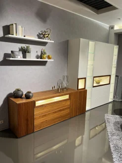 Wohnwand Neo Kernnussbaum Und Lack Reinweiss Mit Hinterlackiertem Glas Inklusive Beleuchtung