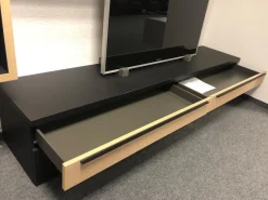 Wohnwand Now Touch Super Matt Schwarz Akzente Samteiche Natur Metallgriffe Schwarz