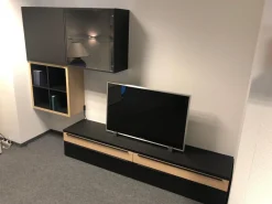 Wohnwand Now Touch Super Matt Schwarz Akzente Samteiche Natur Metallgriffe Schwarz