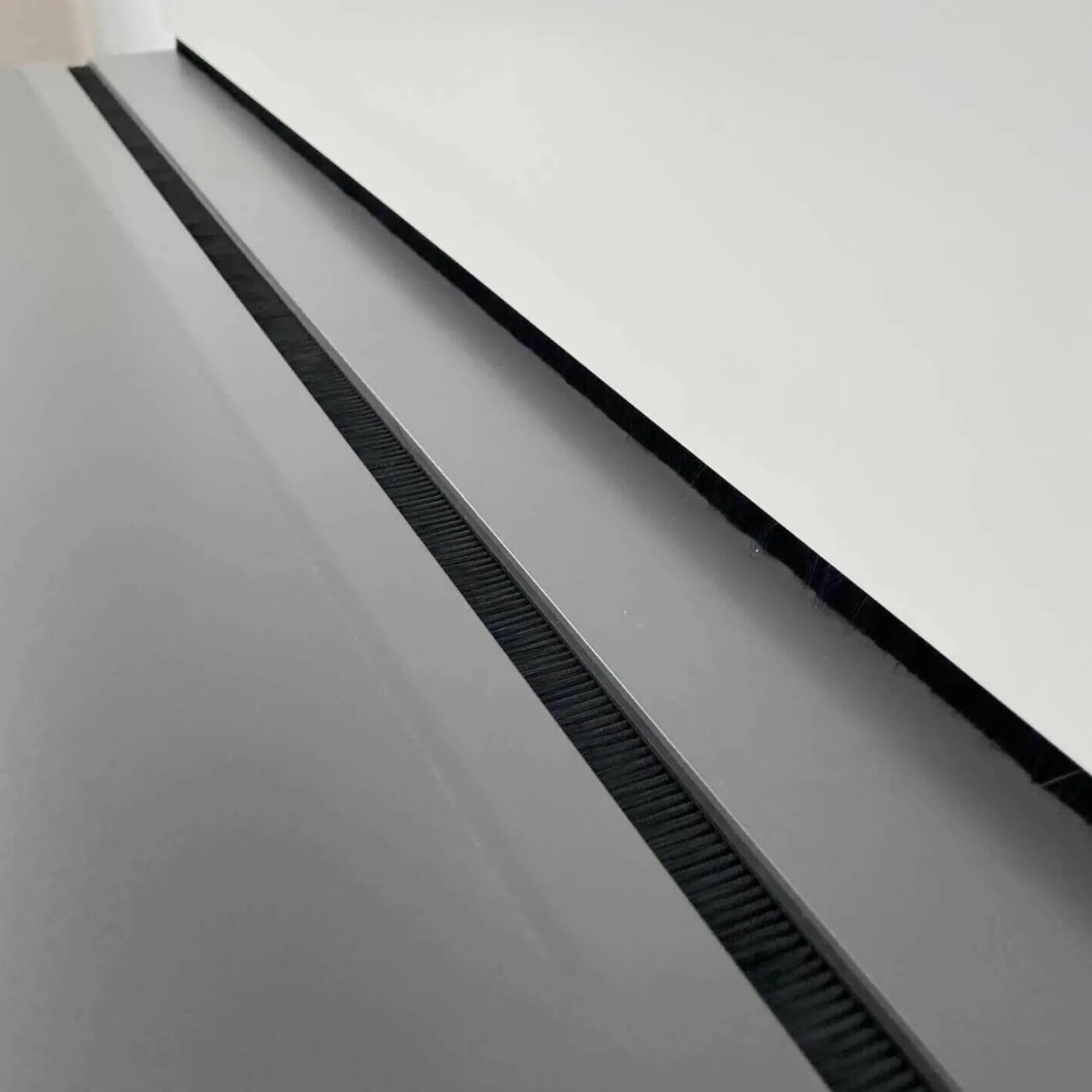 Wohnwand Pesaro Dunkelgrau Kernesche mit Beleuchtung