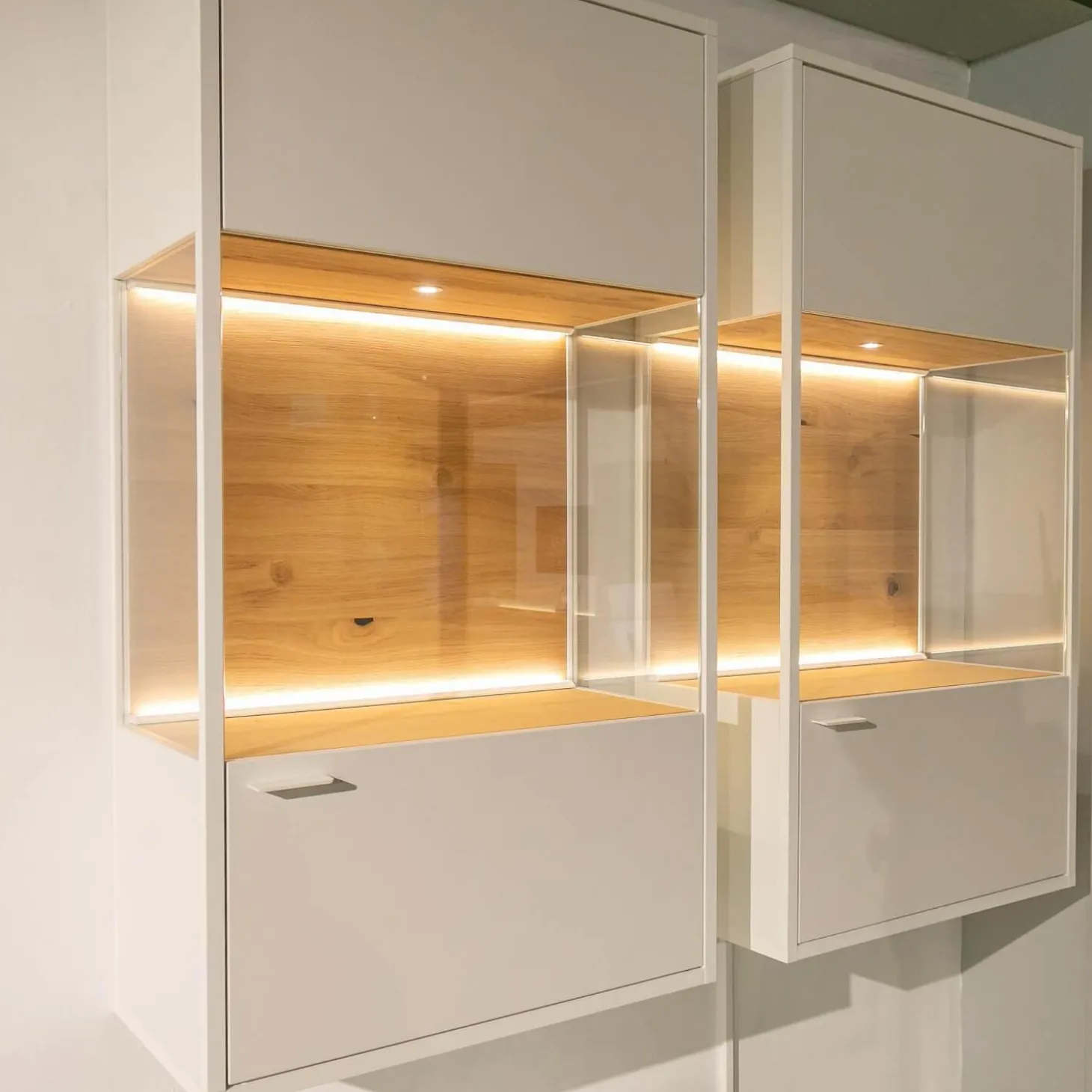 Wohnwand Plan X6 Lack Kristallweiß Matt Weiß Wildeiche Hell Soft Gebürstet Geölt Inklusive Beleuchtungspaket