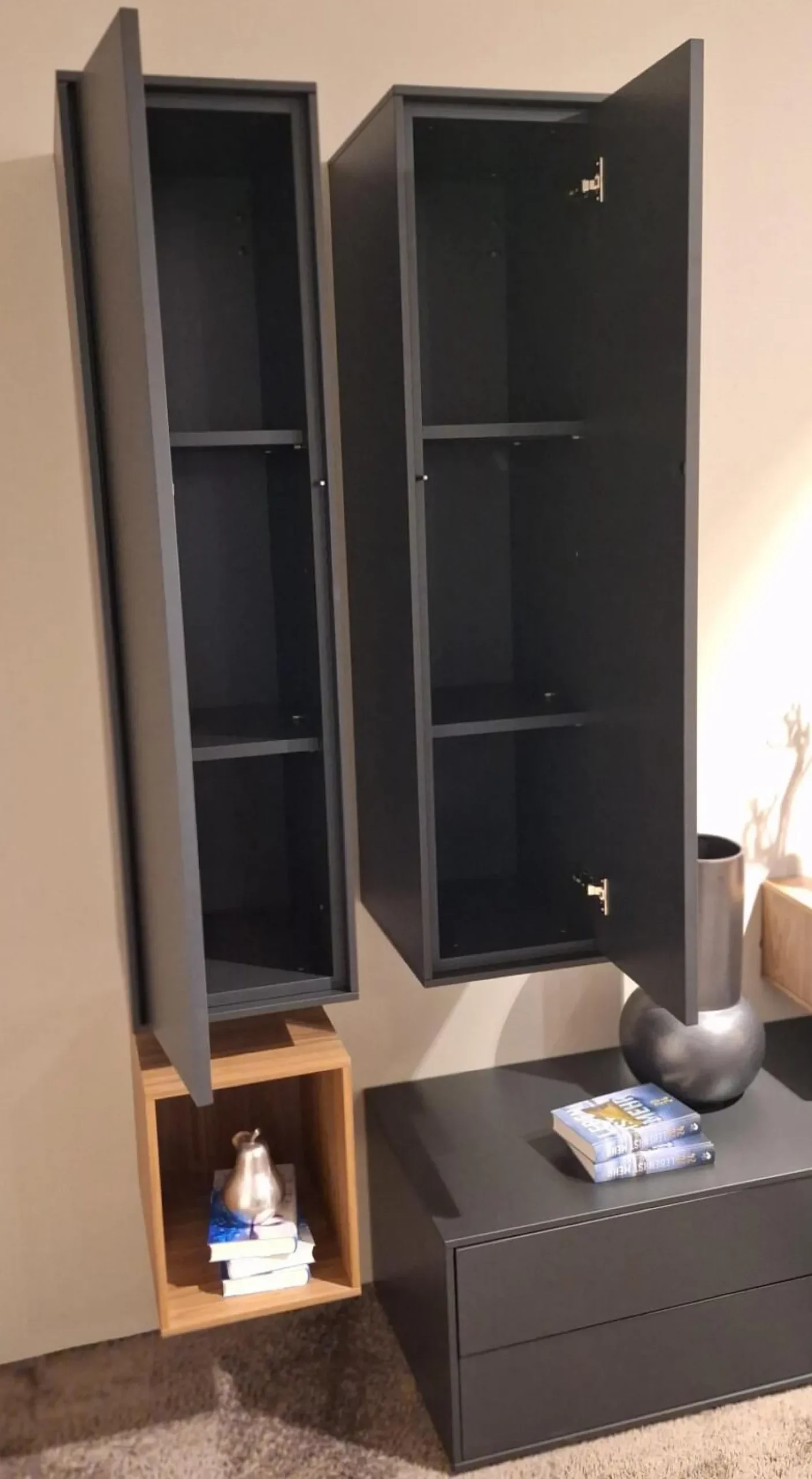 Wohnwand pl.Cera Lack Anthrazit Nussbaum Natur Furniert