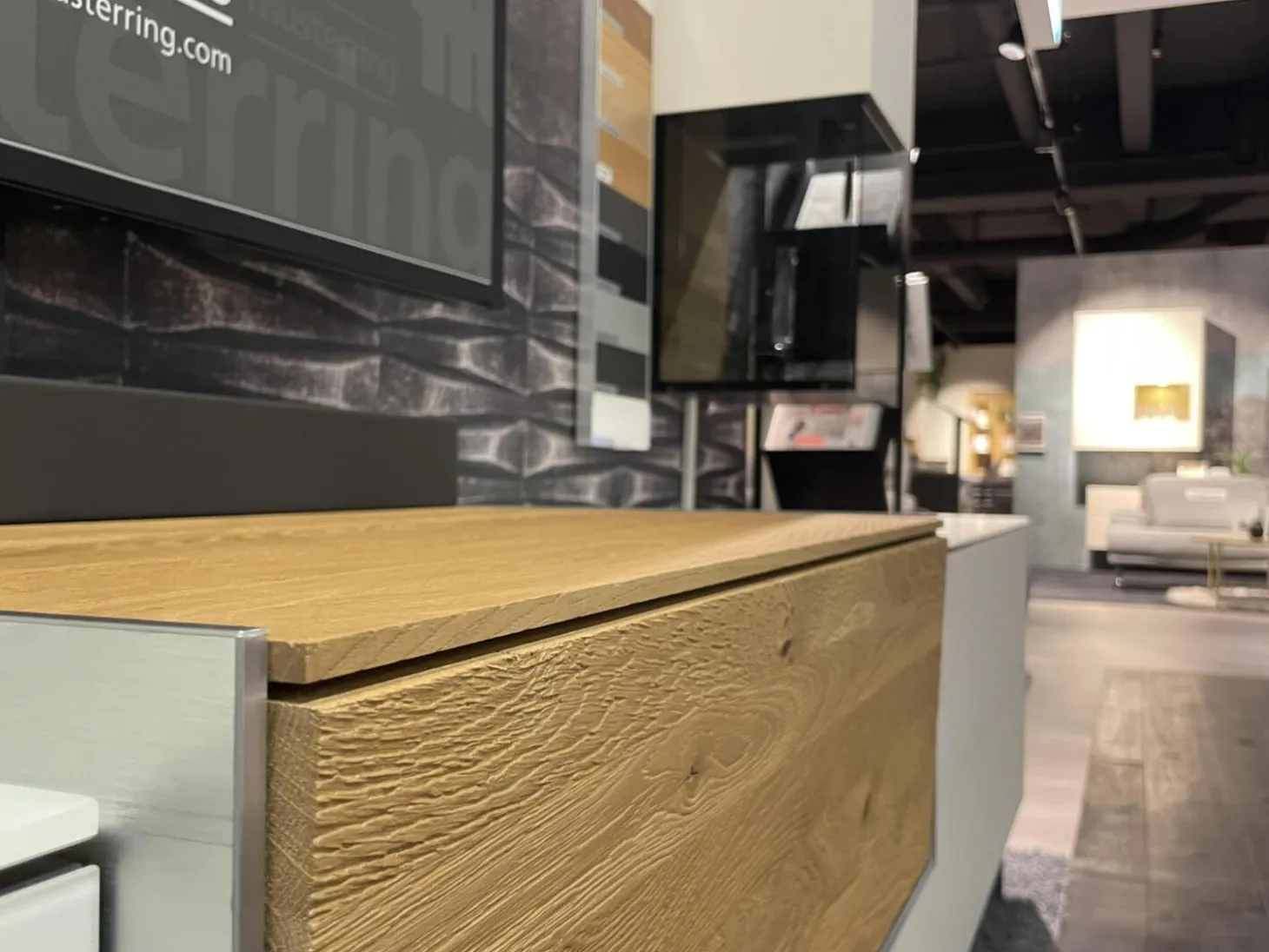 Wohnwand Q Media 2 0 Front Und Korpus Mattglas Weiß PG5 Mittelelement Eiche Massiv Mit LED Beleuchtung Ohne Vitrine