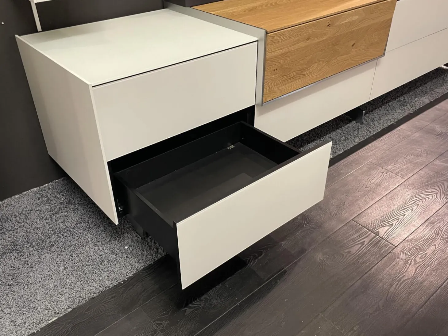 Wohnwand Q Media 2 0 Front Und Korpus Mattglas Weiß PG5 Mittelelement Eiche Massiv Mit LED Beleuchtung Ohne Vitrine