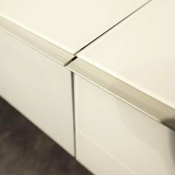 Wohnwand Scala Glasoberfläche Snow Weiß Satiniert Stofffront SF Silber Mit Soundsystem Und Beleuchtung