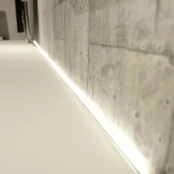 Wohnwand Scala Glasoberfläche Snow Weiß Satiniert Stofffront SF Silber Mit Soundsystem Und Beleuchtung