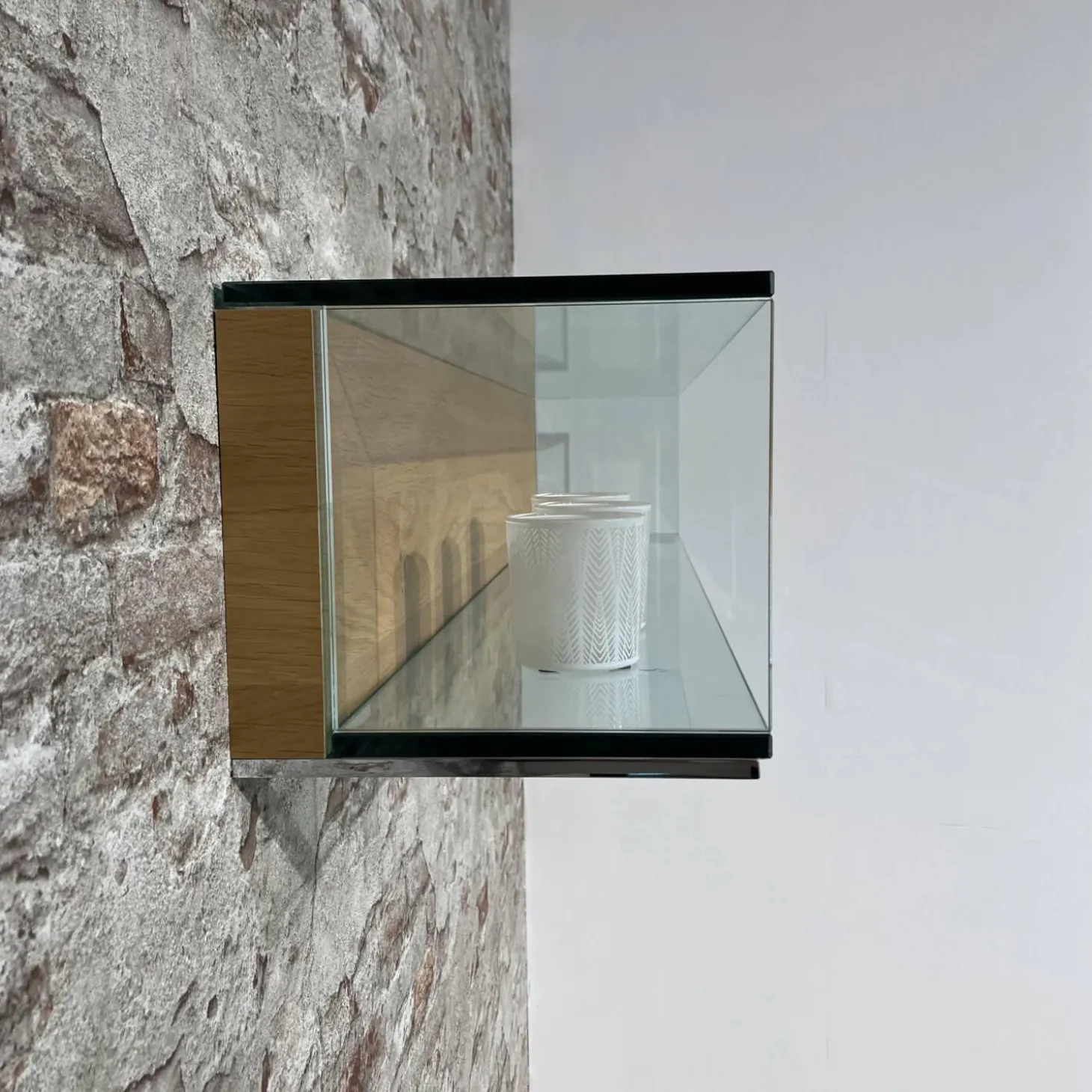 Wohnwand Scalic Lack Weiß Natureiche Lowboard Hängeelement Glas-Hängeelement