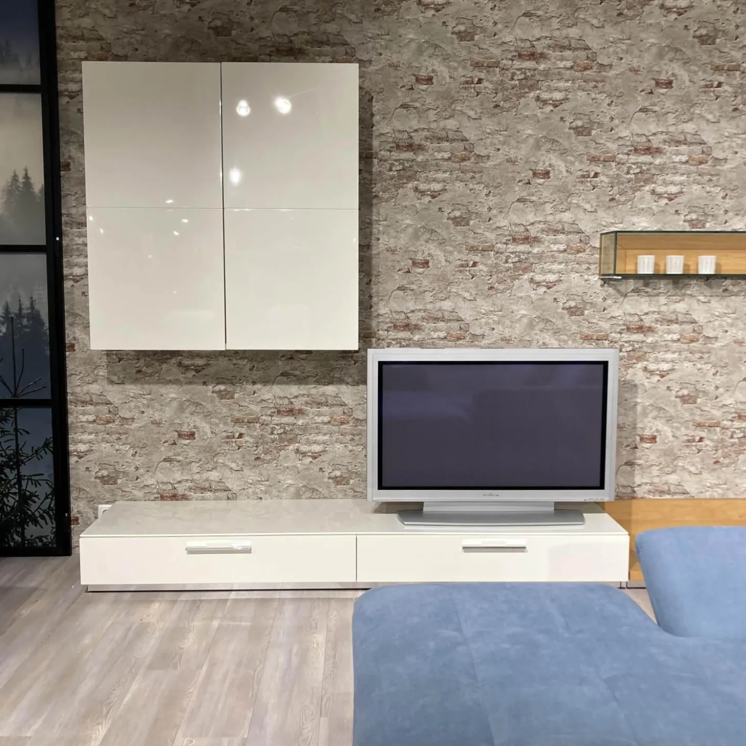 Wohnwand Scalic Lack Weiß Natureiche Lowboard Hängeelement Glas-Hängeelement